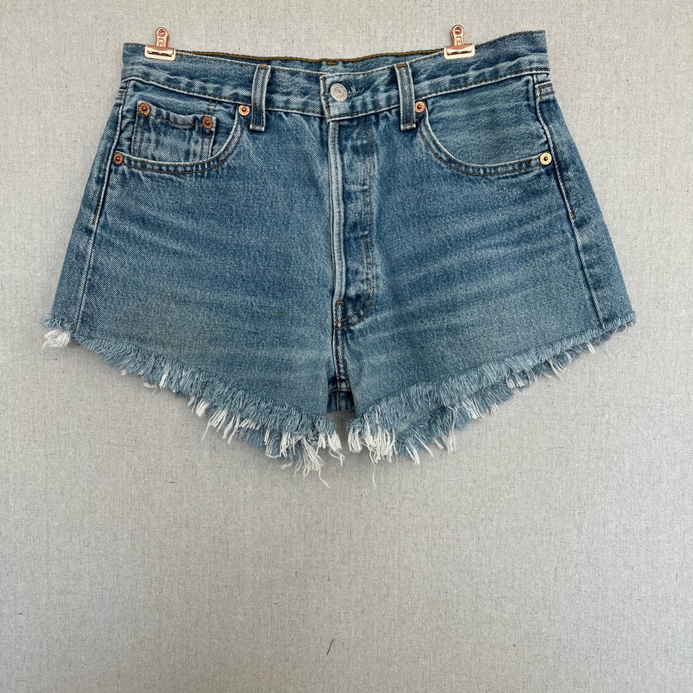 Vintage Levi’s 501 High Waisted Denim Raw Hem Cut Off Shorts read description